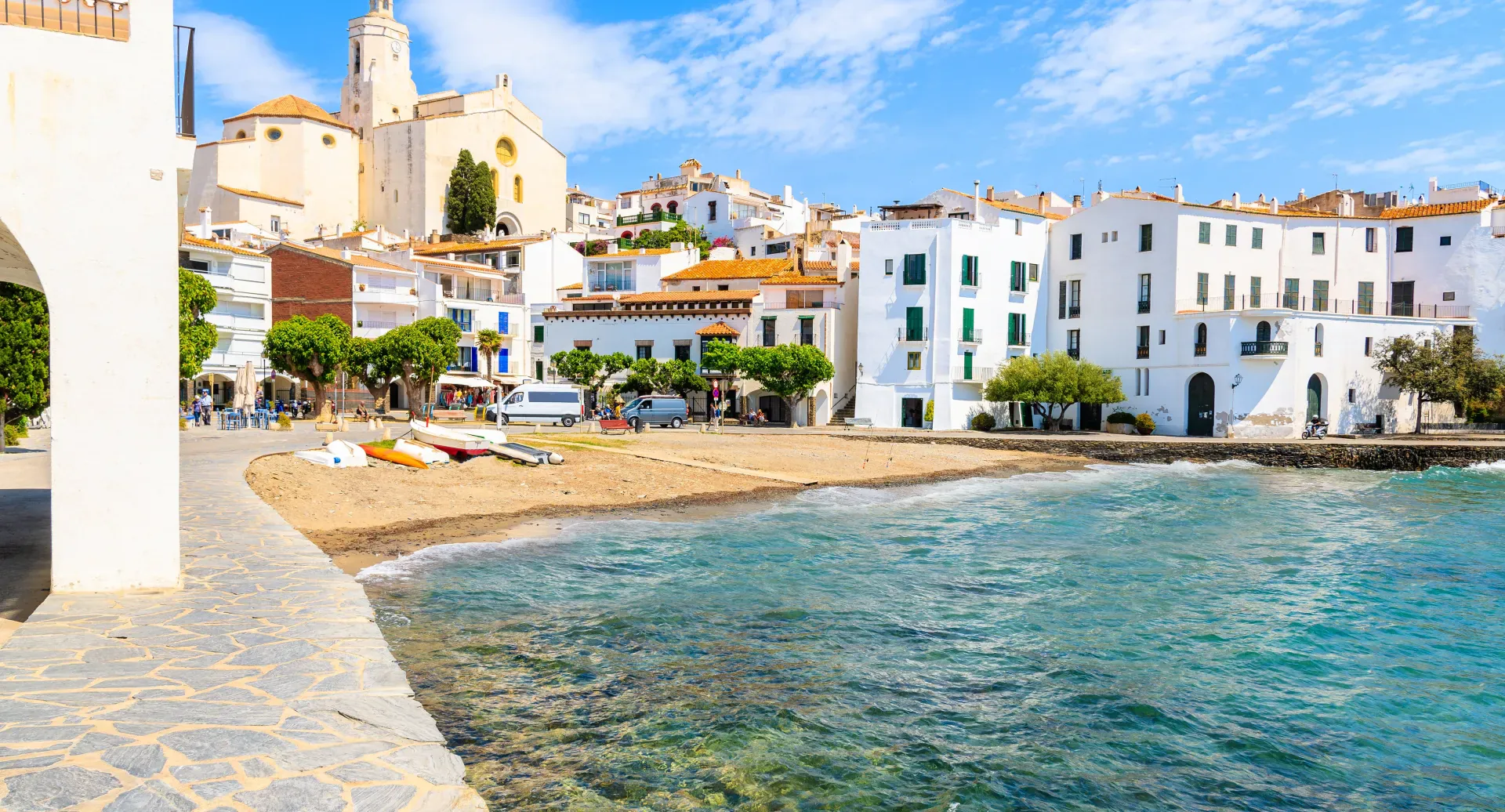 Cadaqués — village blanc et port pittoresque